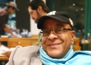 الشاعر الكبير عنتر هلال يفكر معكم ويكتب:جميعهم تجار دين ولا استثنى احد