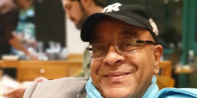 الشاعر الكبير عنتر هلال يفكر معكم ويكتب:جميعهم تجار دين ولا استثنى احد