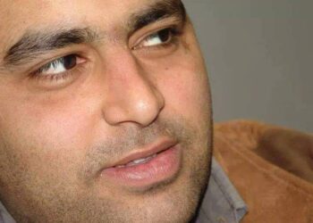 أحمد صفوت يبكى بدموع قلمه ويكتب فى ذكرى والده: مقال بدون عنوان