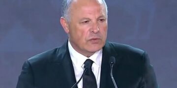 الفنان عبدالله الكاتب يقرأ لكم: قرار صارم من «أبو ريدة» بعد ظهور حسام حسن في برنامج مقالب.. والعميد يخرج عن صمته