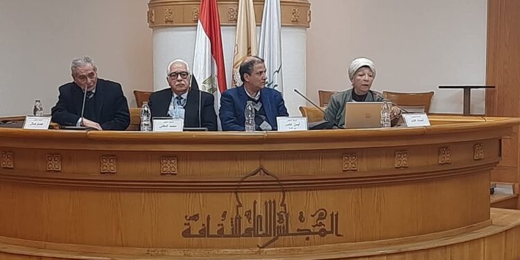 الأعلى للثقافة يناقش التعليم وقضايا المجتمعأهمية أن يكون المسئولون عن التعليم في مصر تربويين ومتخصصين