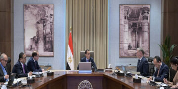 رئيس الوزراء يتابع عددًا من ملفات العمل المشتركة بين وزارتى المالية والبترول والثروة المعدنية