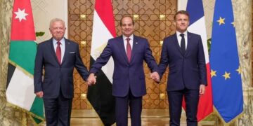 اللواء سامى دنيا يقرأ لكم: مصر قادمة وبقوة