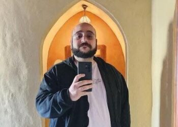 تجارب السوشيال ميديا: من أكلة واحدة… زاد وزنى 183 كجم!!