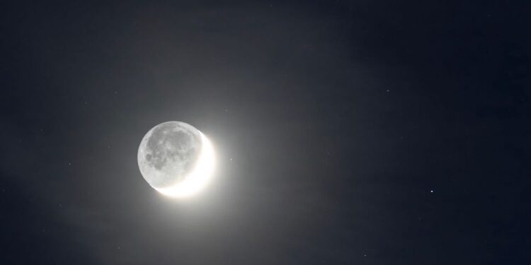 فجر السبت: اقتران القمر مع كوكب الزهرة