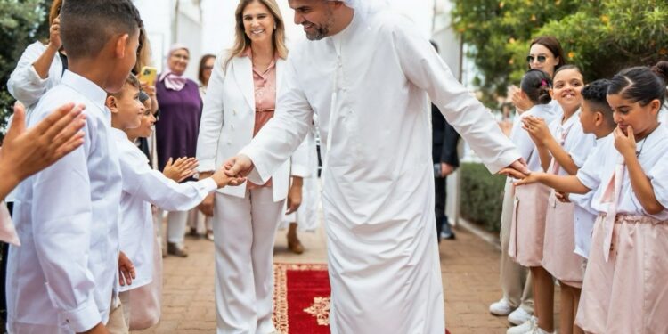 جامعة قناة السويس تُكرم نقيب الإعلاميين لأبحاثه في العلوم البينية بين الاقتصاد والإعلام.