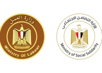 جامعة قناة السويس تُكرم نقيب الإعلاميين لأبحاثه في العلوم البينية بين الاقتصاد والإعلام.