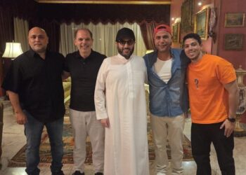 المستشار تركي ال الشيخ يطمئن جمهور الزعيم عادل إمام على حالته الصحية.