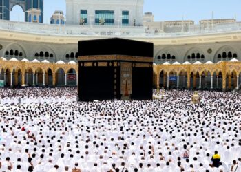 ال درويش يحصل على الدكتوراه في التربية