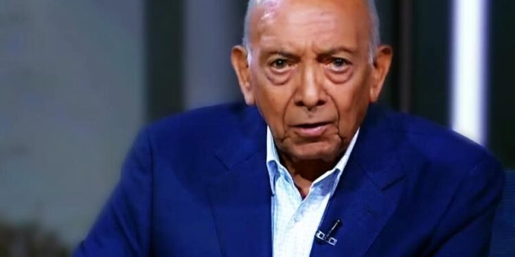 الكاتب الصحفى الكبير بشير حسن يسأل اعضاء البرلمان: شقة ام تمثال للدكتور غنيم!