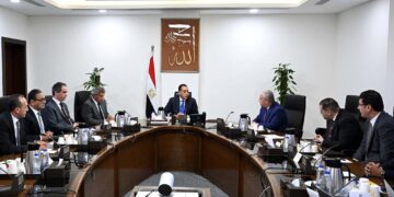 رئيس الوزراء يتابع تنفيذ توجيهات فخامة الرئيس بوضع خارطة طريق تطوير منظومة الإعلام المصري