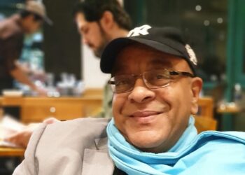 الشاعر الكبير عنتر هلال يكتب لكم: سلاح لكل مواطن مصري