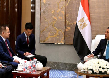 على هامش مشاركته فى قمة “منظمة شنغهاى”: رئيس الوزراء يلتقى رئيس مجلس إدارة شركة “تيدا” الصينية القابضة