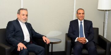 وزير الخارجية يلتقي مع نظيره الإيراني على هامش أعمال الجمعية العامة للأمم المتحدة