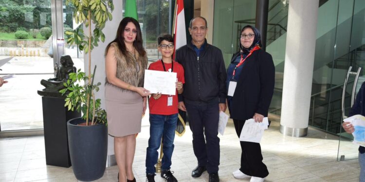 رانيا يحيى تكرم الفنان أحمد بشر لمشاركته احتفالية الأكاديمية المصرية بروما في ذكرى نصر أكتوبر