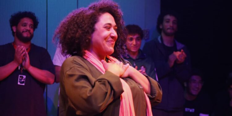 انطلاق عروض ملتقى القاهرة الدُّوَليّ للمسرح الجامعي بعرض «مَسْكَر» على مسرح الهناجر