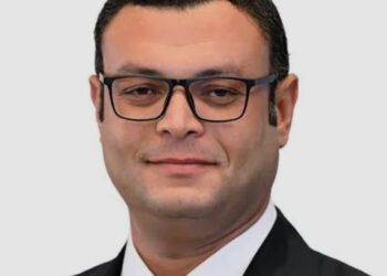 رئيس التحرير ينقل لوزير الإسكان رسائل المغتربين في الخارج حول مشروع بيت الوطن