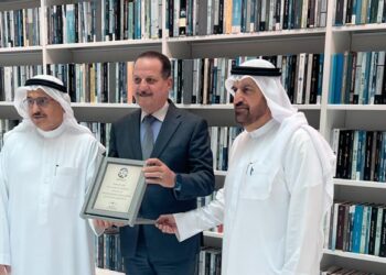 المجلس الأعلى للثقافة يتوّج في دبي: العزازي يتسلم درع تكريم المؤسسات الداعمة للجوائز العربية