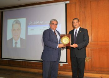 د. ياسر عبدالعزيز يؤكد فى يوم الوفاء: كان يجب تكريم هذا القائد الذى كرمنا وندين له بكثير من الفضل