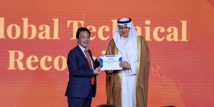 المملكة تتسلّم جائزة التقدير الفني العالمية من منظمة “الفاو” لاختيار برنامج “ريف السعودية” كأكبر برنامج تنموي زراعي على مستوى العالم