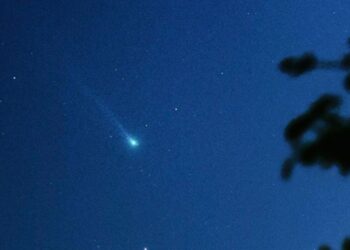 فلكية جدة…المذنب سوان يقترب من الأرض☄️🌍