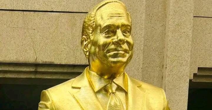 اللواء سامى دنيا يطالب بتخليد الزعيم السيسي بتمثال فى مدخل المتحف الكبير