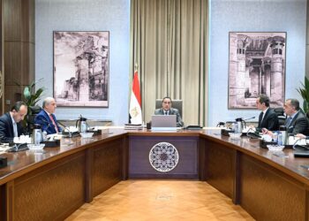 في اجتماع برئاسة رئيس الوزراء.. “الحكومة” تبحث وضع حلول جذرية للمشكلات المالية   لـ”ماسبيرو” والصحف القومية