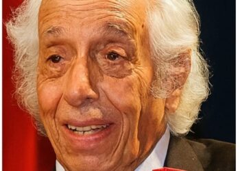 النهارده ذكرى رحيل المخرج والممثل والمونتير محمد نبيه.. المخرج اللي قدم مسلسلات ارتبطنا بيها منها عائلة شلش وفيه حاجة غلط.