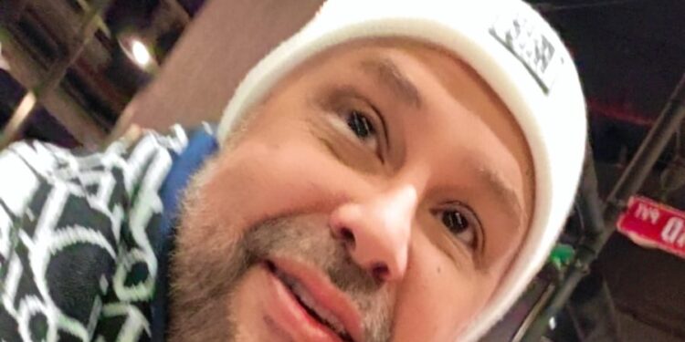 الفنان عبدالله الكاتب يكتب لكم: ازاى الموت مش درس وعظة!