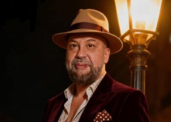 الفنان عبدالله الكاتب يقرأ لكم مايحدث فى لعبة الدهب وتعويم ترامب للدولار