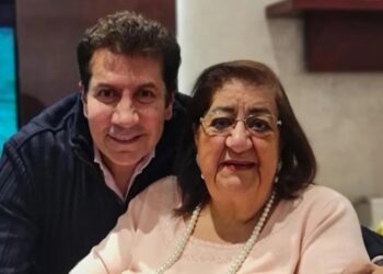 هاني رمزي عن وصية والدته: تبرعت بكل ما تملكه من ذهب للمحتاجين