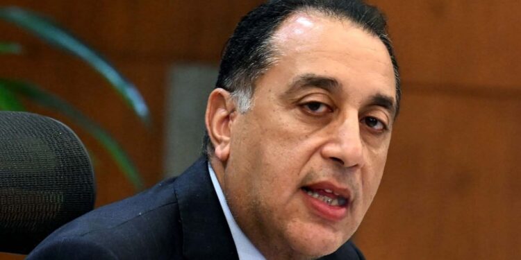 رئيس الوزراء يهنئ وزير الداخلية بذكرى عيد الشرطة