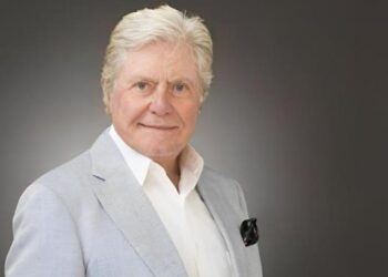 بيان توضيحي من الفنان حسين فهمي، رئيس مهرجان القاهرة السينمائي الدولي