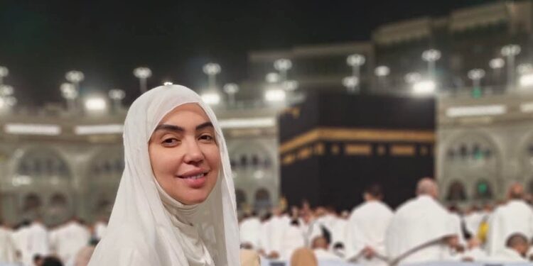 الإعلامية المتألقة حكمت عبدالحميد كتبت عن اكتئاب مابعد الحج والعمرة