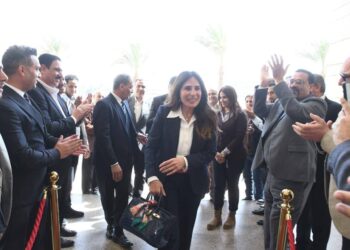 وزيرة الإسكان تصل إلى ديوان عام الوزارة عقب أداء اليمين الدستورية أمام فخامة السيد الرئيس