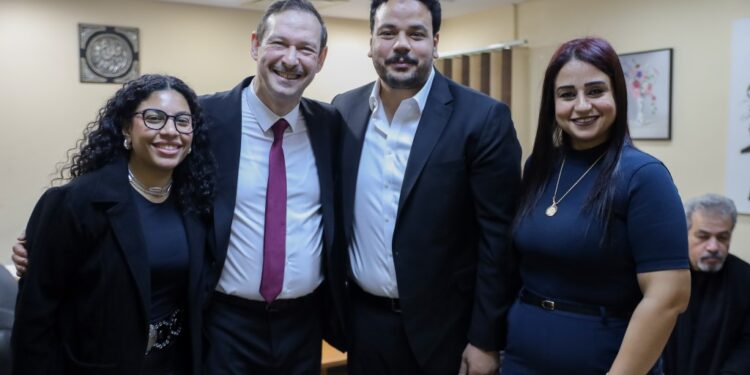 تكريم «أيمن الشيوي ومصطفى غريب» في افتتاح مهرجان المسرح العالمي الـ 41