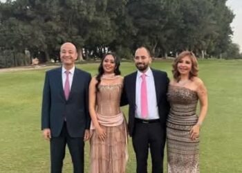 اللقاء الاول بين عمرو أديب ولميس الحديدى فى احتفالهما بخطبة ابنهما يشعل السوشيال ميديا