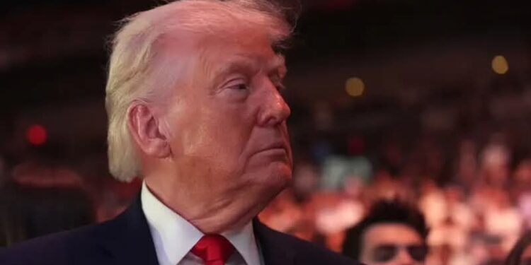 ترامب يعلن البدء بفرض حصار بحري على مضيق هرمز