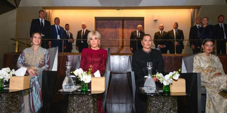 أميرات المملكة المغربية وعقيلة الرئيس الفرنسي يشهدن العرض الافتتاحي للمسرح الملكي في الرباط