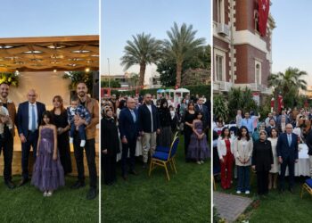 أطفال تركيا ومصر وفلسطين يطلقون رسالة سلام في عيد السيادة الوطنية والطفولة بالسفارة التركية