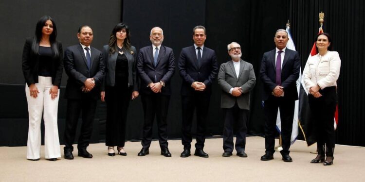 سفير اليونان يزور مسرح ماسبيرو ويشيد بالعلاقات بين القاهرة وأثينا