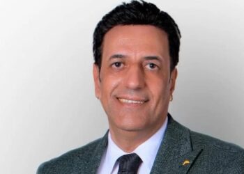 صحفي برتبة فنان