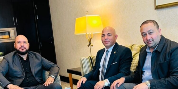 المهندس هيثم حسين رئيس مجلس مجمع عمال مصر يستقبل وزير الصناعة الليبي بشأن إنشاء مشروع مدينة عمر المختار الإقتصادية المستدامة في ليبيا لاطلاق المشروع في حفل عيد العمال ببنغازي برعايه وزارة العمل