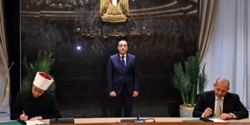 رئيس الوزراء يشهد توقيع بروتوكولي تعاون لتيسير صكوك الأضاحي