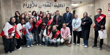 طلاب إعلام جامعة الأهرام الكندية فى زيارة للمعهد القومى للأورام