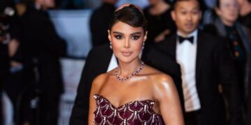 هدى الجارالله تتألق في مهرجان كان السينمائي بإطلالات تعكس أناقة الكوتور الكويتي