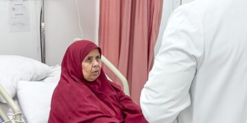 تجمع تبوك الصحي ينقذ حياة حاجة مصرية ويواصل رحلة رعايتها حتى المشاعر المقدسة