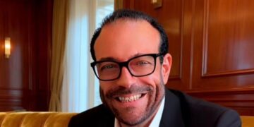 د. أحمد شعيب: التغيير بوعي التفكير هو المفتاح الحقيقي لعلاج الإدمان