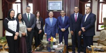 وزير الدولة للإعلام ورئيس الأكاديمية العربية يبحثان سبل تطوير التعليم الإعلامي الرقمي