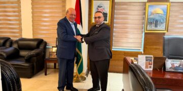 أحمد ناصر الصوير يبحث مع السفير الفلسطيني بالأردن آفاق الاستثمار الوطني ودعم صمود غزة